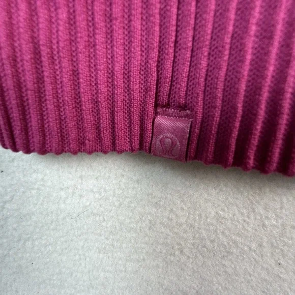 Lululemon Shirt Womens Size 2 Red Textured REST LESS Hoodie Running Gym Top - Picture 6 of 8
